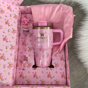 🌹STANLEY 1913 X LOVESHACKFANCY 20oz H2.0 FlowState™ Tumbler Color: Ibiza Sunset